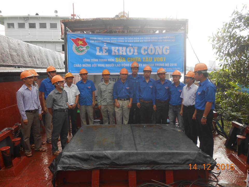 Chi đoàn thanh niên công ty Bảo đảm an toàn hàng hải Trung bộ tổ chức Lễ khởi công công trình thanh niên sửa chữa tàu v061 chào mừng Hội nghị người lao động công ty Bảo đảm an toàn hàng hải Trung bộ năm 2016.