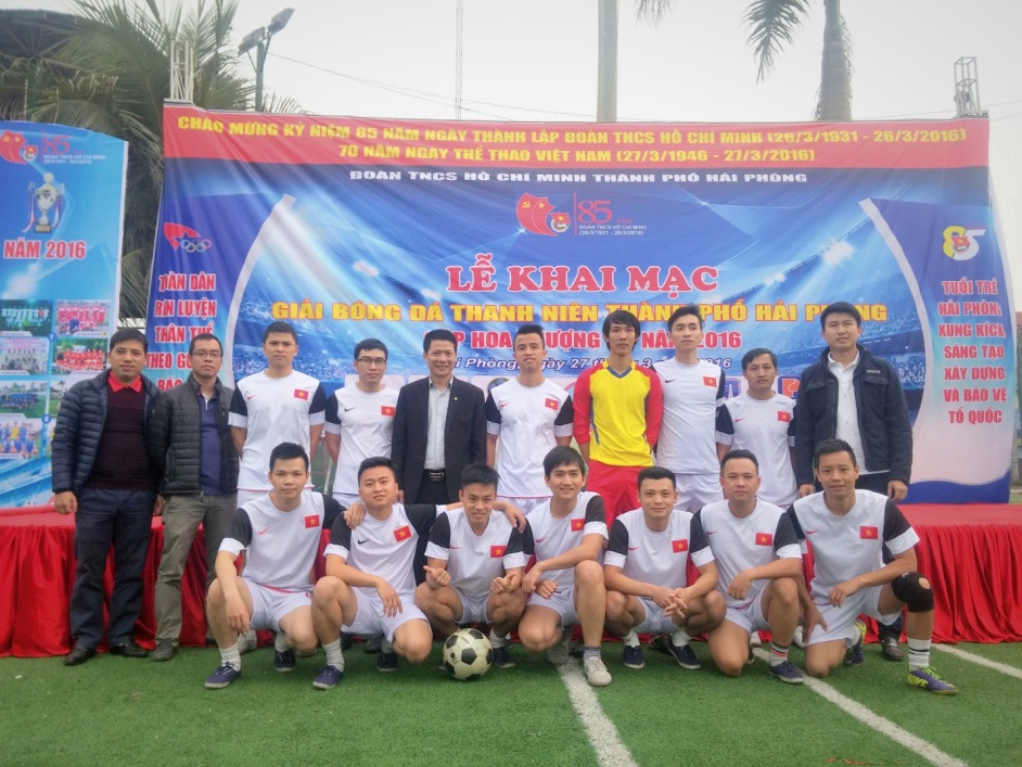 Đoàn thanh niên Tổng công ty Bảo đảm an toàn hàng hải miền Bắc tham dự Giải bóng đá thành phố năm 2016.