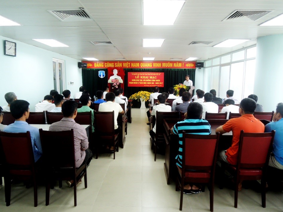 Lễ Khai giảng lớp đào tạo Công nhân Quản lý vận hành báo hiệu hàng hải thuộc Xí nghiệp Bảo đảm an toàn hàng hải Đông Bắc Bộ năm 2017