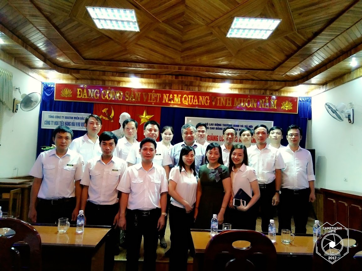 Công ty TNHH MTV Hoa tiêu hàng hải khu vực VI tổ chức Lễ khai giảng lớp học Tiếng anh cho Hoa tiêu hàng hải năm 2017