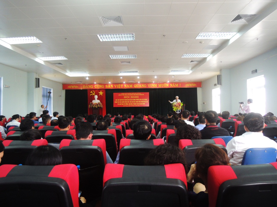 Hội nghị Học tập chuyên đề năm 2018 về xây dựng phong cách tác phong công tác của người đứng đầu, của cán bộ, đảng viên trong học tập và làm theo tư tưởng, đạo đức, phong cách Hồ Chí Minh