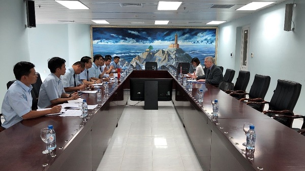 Tổng công ty Bảo đảm an toàn hàng miền Bắc làm việc với đoàn công tác của Cơ quan Thủy đạc Anh (UKHO)