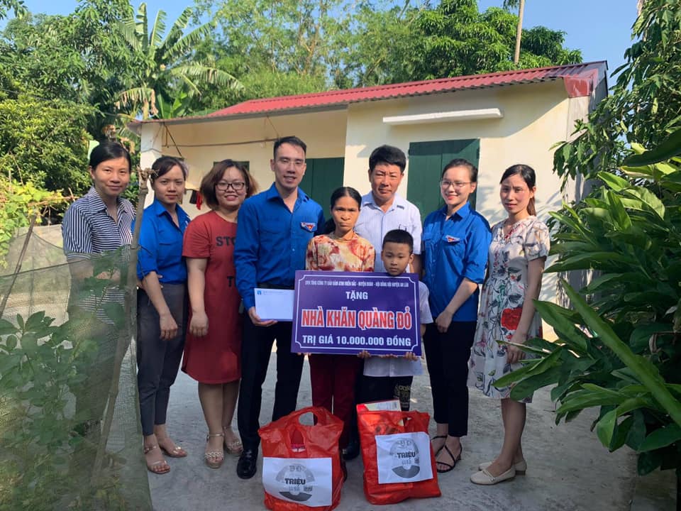 ĐOÀN THANH NIÊN TỔNG CÔNG TY BẢO ĐẢM AN TOÀN HÀNG HẢI MIỀN BẮC THĂM HỎI VÀ TRAO QUÀ HỖ TRỢ XÂY DỰNG NHÀ KHĂN QUÀNG ĐỎ CHO GIA ĐÌNH HỌC SINH