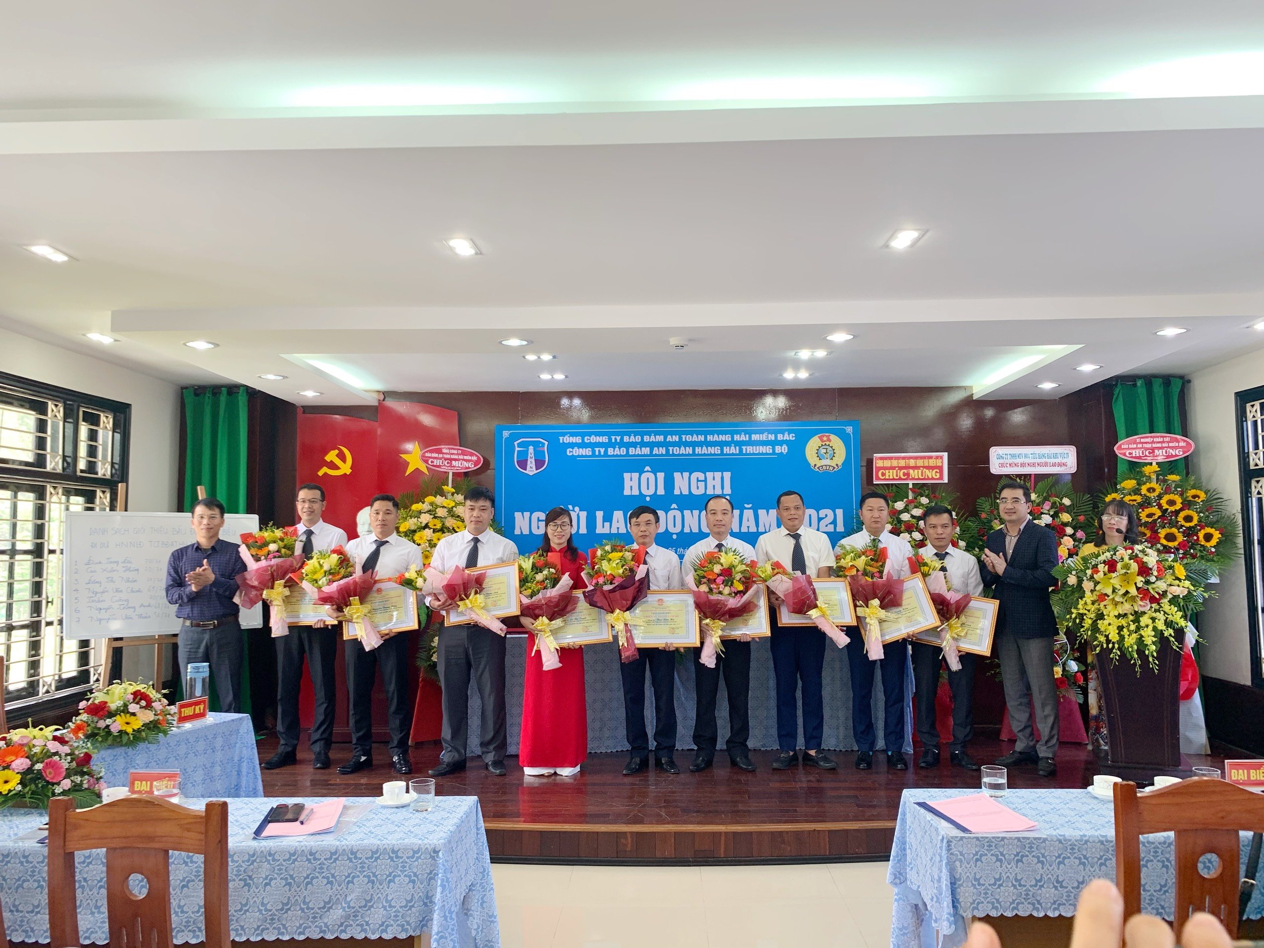 Công ty Bảo đảm an toàn hàng hải Trung Bộ tổ chức Hội nghị người lao động năm 2021