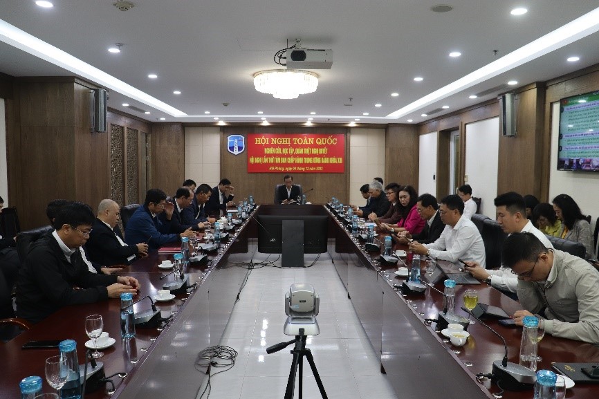 Hội nghị toàn quốc nghiên cứu. Học tập, quán triệt Nghị quyết Hội nghị lần thứ 8 Ban Chấp hành Trung ương Đảng khóa XIII