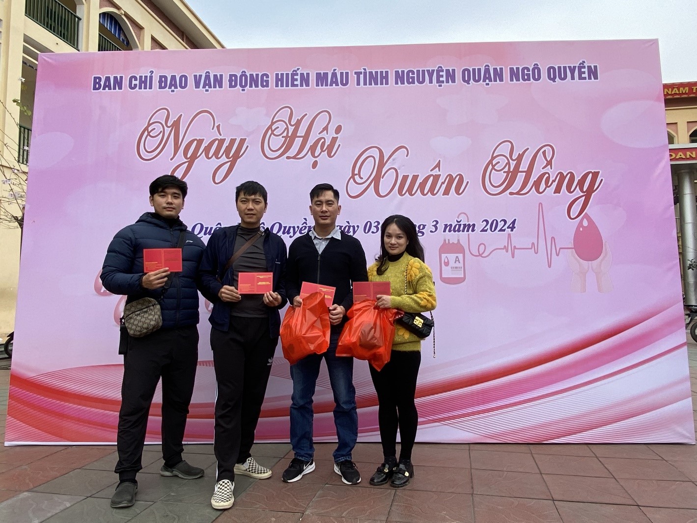  Đoàn thanh niên Tổng công ty BĐATHH miền Bắc tham gia Hưởng ứng chương trình hiến máu tình nguyện “Ngày hội xuân hồng năm 2024” do Quận đoàn Ngô Quyền tổ chức
