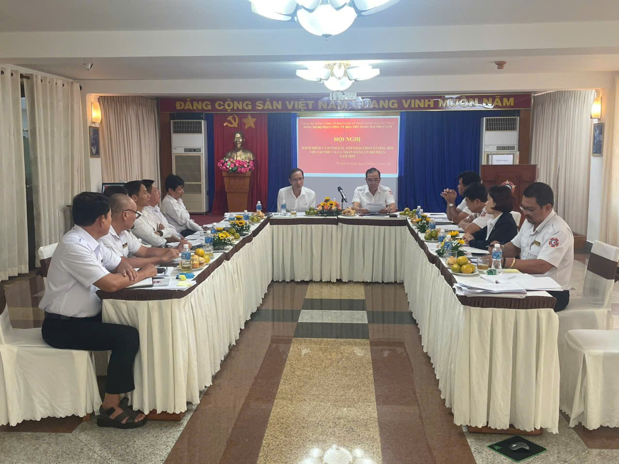 ĐẢNG BỘ CÔNG TY HOA TIÊU HÀNG HẢI MIỀN NAM TỔ CHỨC KIỂM ĐIỂM NĂM 2025: TẬP THỂ HOÀN THÀNH NHIỆM VỤ