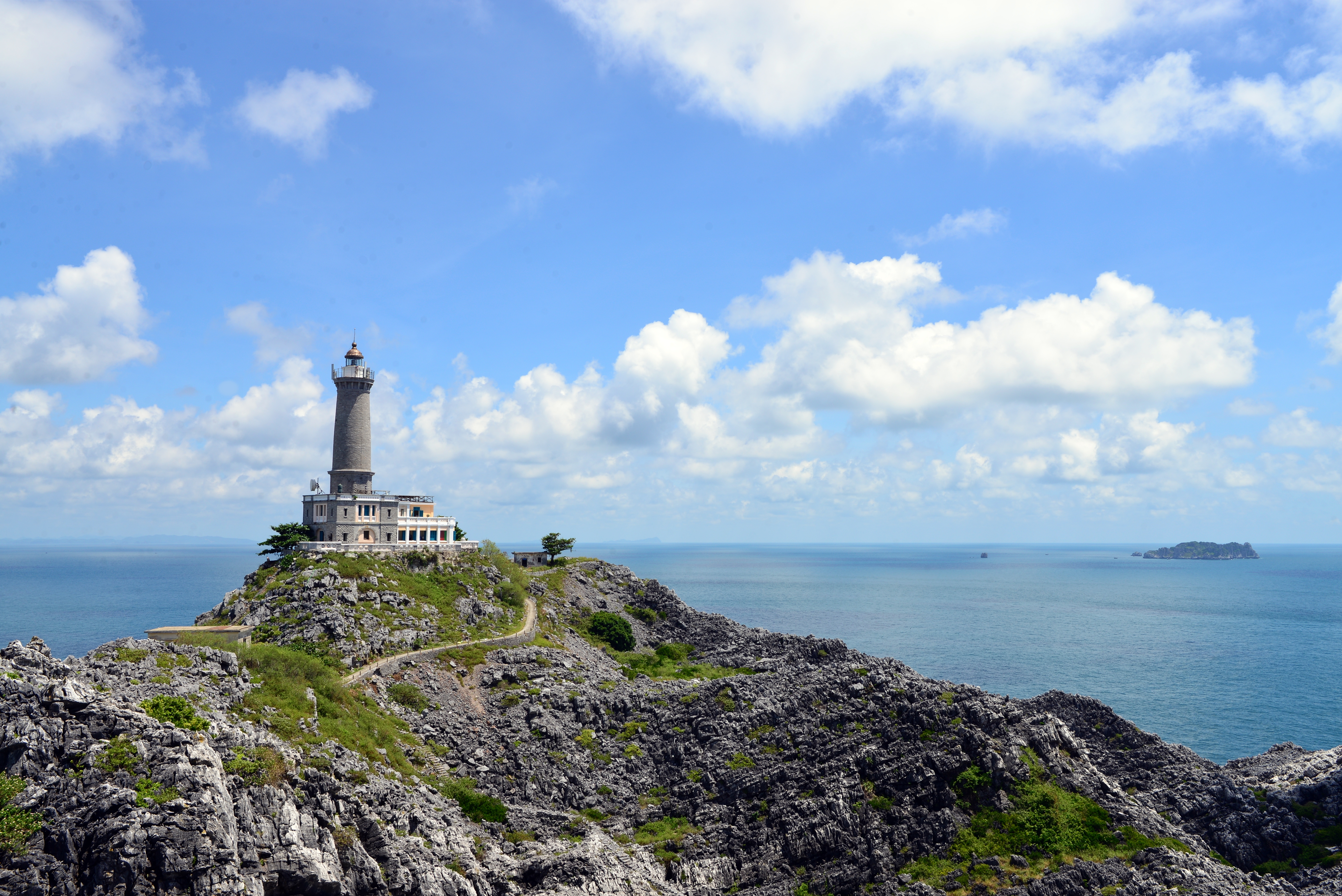 Mắt biển Long Châu