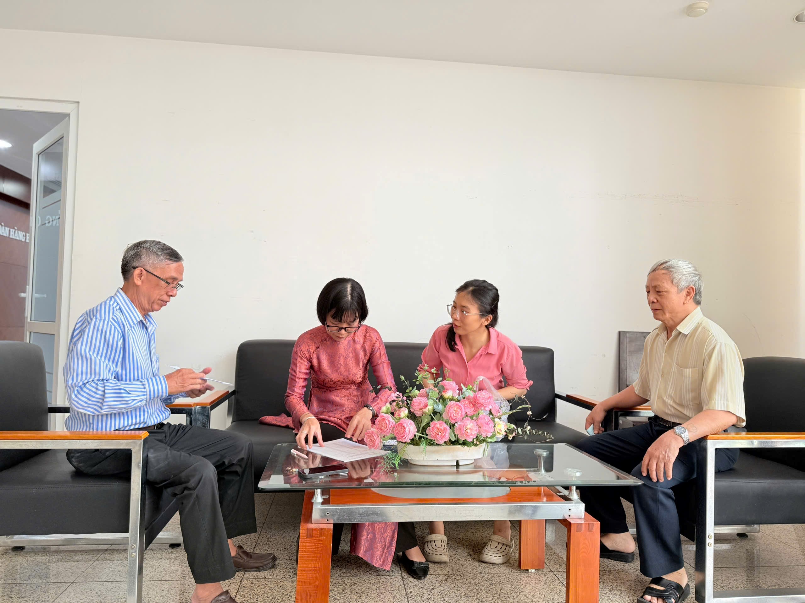 GẶP MẶT CÁN BỘ HƯU TRÍ KHU VỰC PHÍA  NAM