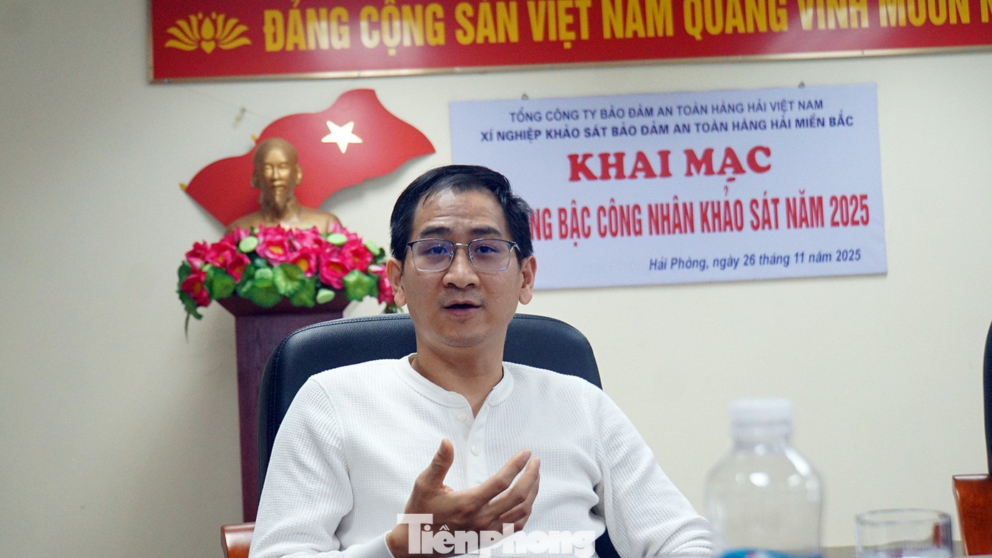 Kỹ sư Tổng công ty Bảo đảm ATHH Việt Nam chinh phục Chứng chỉ năng lực sản xuất Hải đồ quốc tế