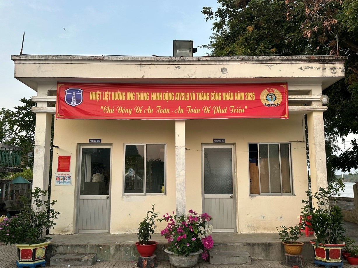 Trạm luồng Tam Thôn Hiệp: Ra quân dọn rác, trồng cây bảo vệ Trạm luồng Tam Thôn Hiệp: Ra quân dọn rác, trồng cây bảo vệ