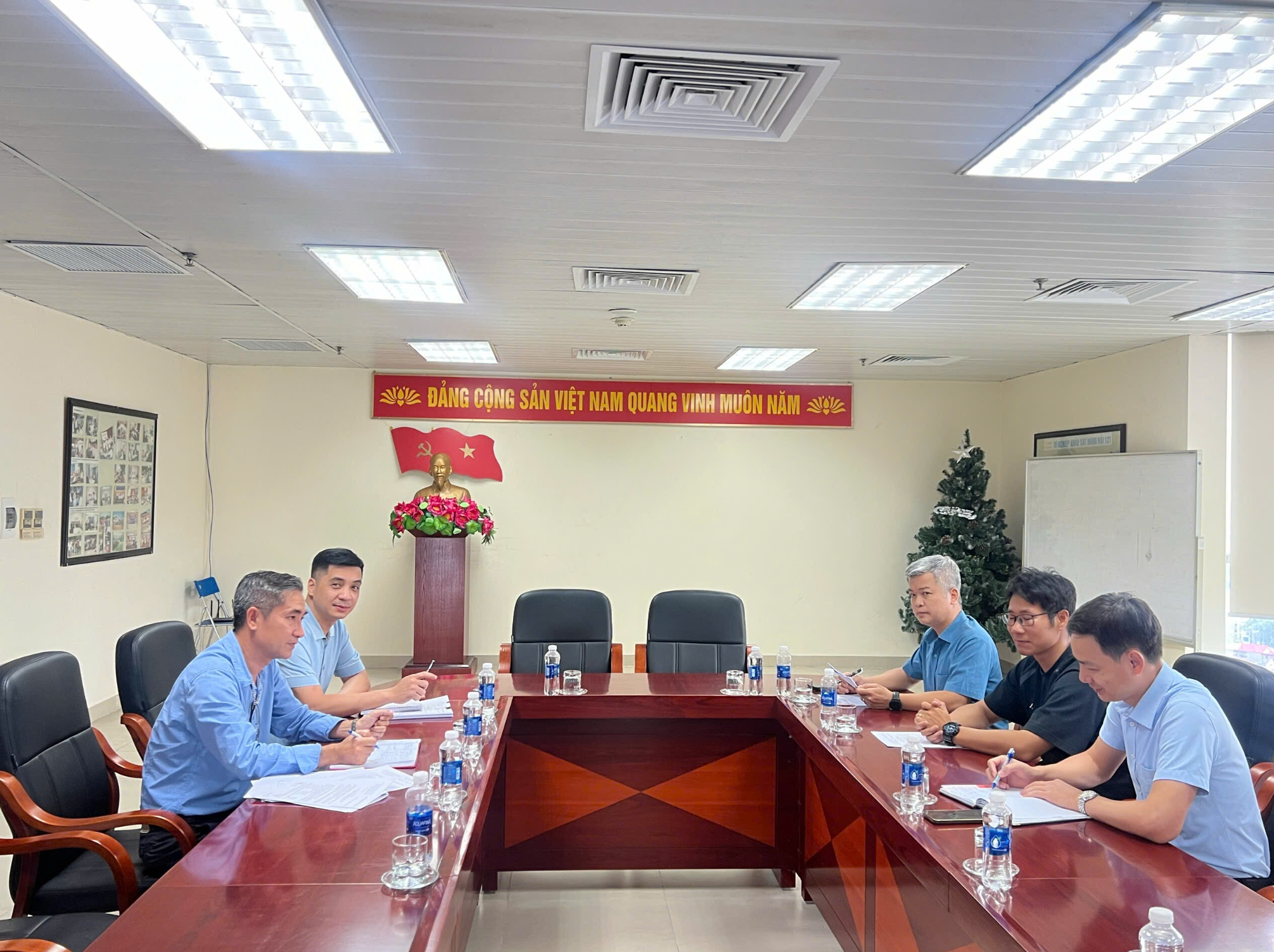 Đảng ủy bộ phận Xí nghiệp khảo sát BĐATHH miền Bắc: Giám sát việc thực hiện Nghị quyết Trung ương 4 tại Chi bộ 1 Đảng ủy bộ phận Xí nghiệp khảo sát BĐATHH miền Bắc: Giám sát việc thực hiện Nghị quyết Trung ương 4 tại Chi bộ 1