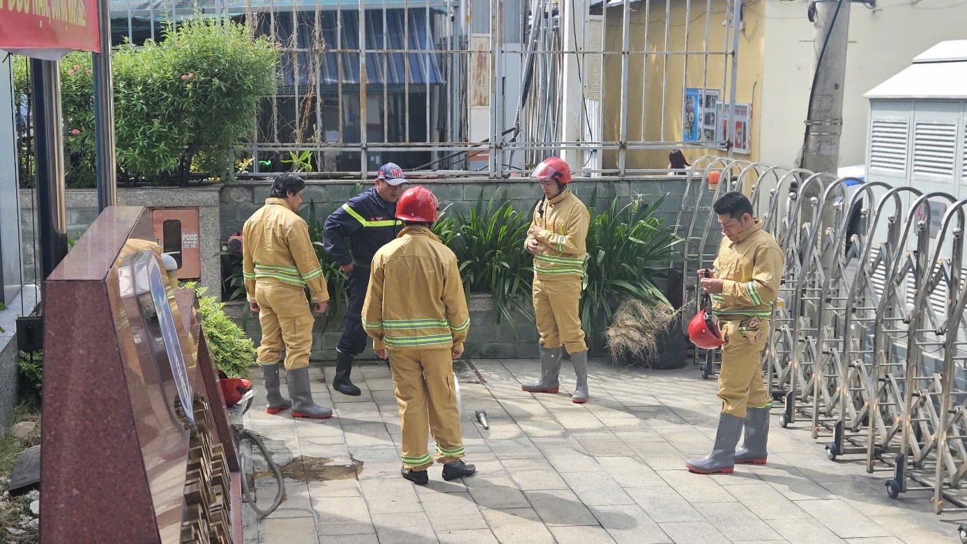 Xí nghiệp Khảo sát bảo đảm an toàn hàng hải miền Nam: chủ động nâng cao năng lực ứng phó khẩn cấp, phối hợp diễn tập phòng cháy chữa cháy 